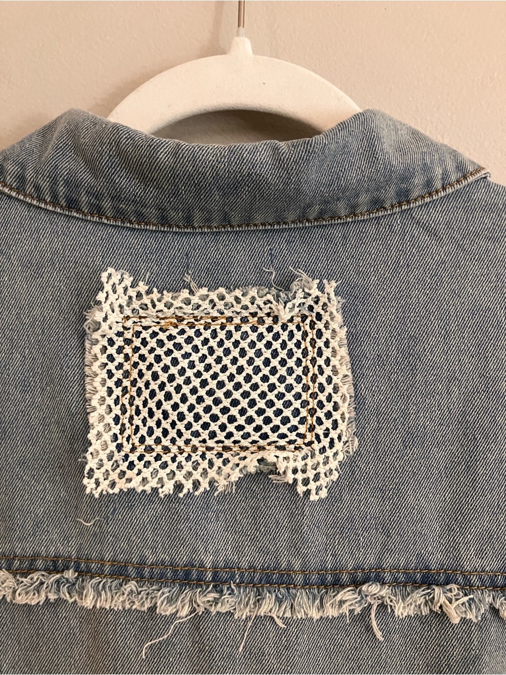 POL Denim & Lace Sleeveless Vest - Light Blue & White NWOT - Picture 5 of 7